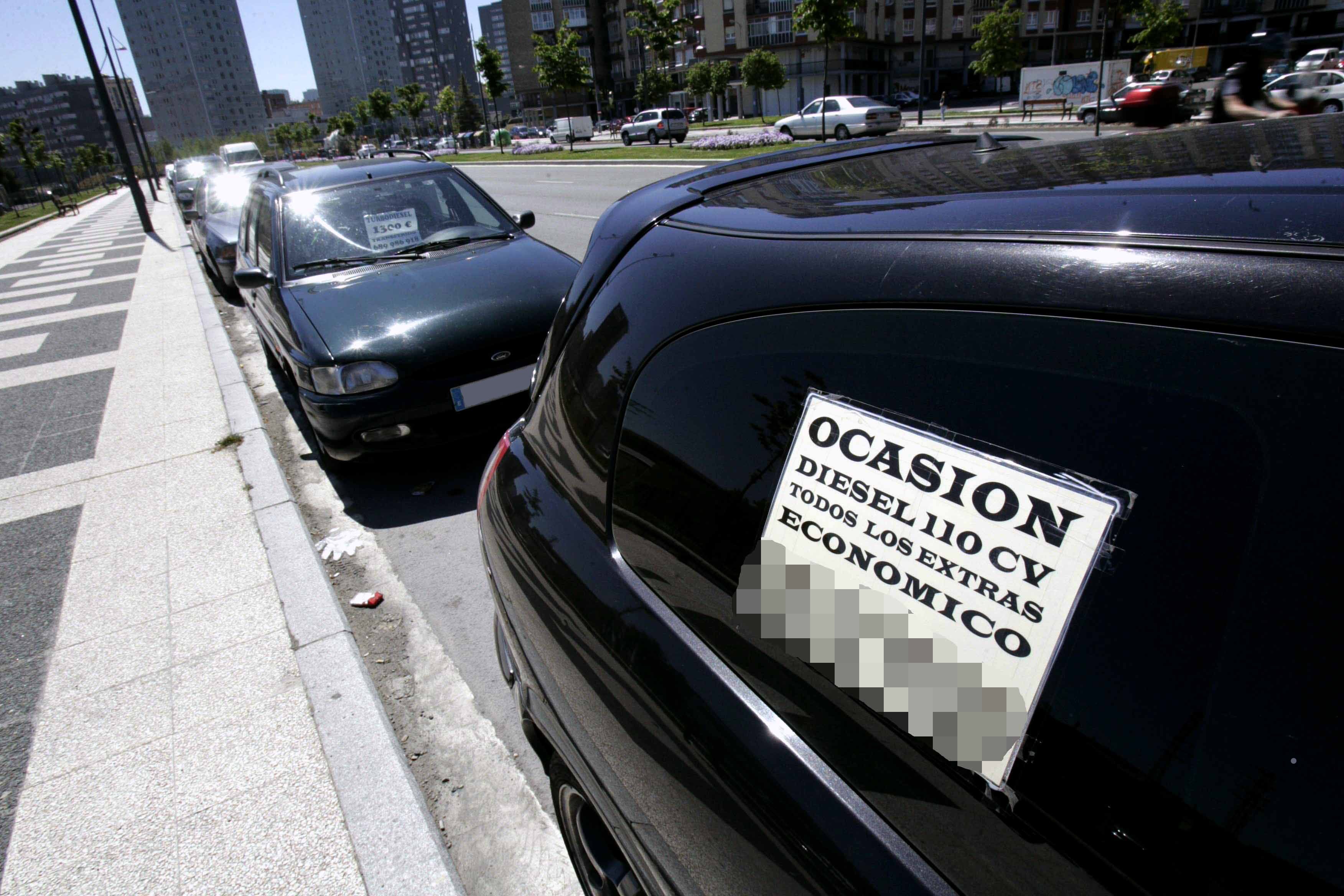 cartel se vende coche